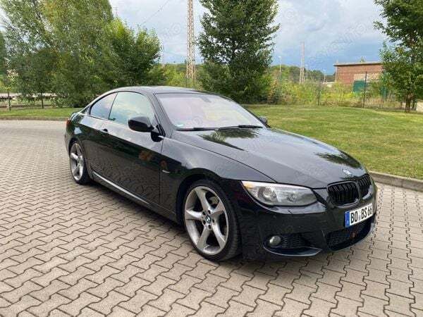 Negru Utilizat 2011 BMW 330 Sport Line Coupe | 12.790 EUR - Imagine 1/4
