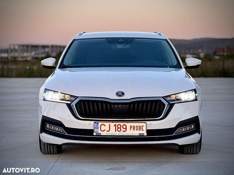 Culoarealb Utilizat 2020 Skoda Octavia SportLine Hatchback | 13.400 EUR (Preț bun) - Imagine 1/4