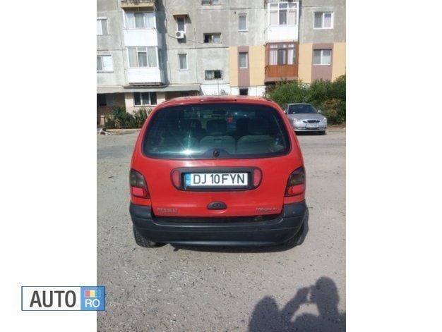 Second-hand Renault Scénic 90 CP (66 kW) 1999 Rosu Monovolum