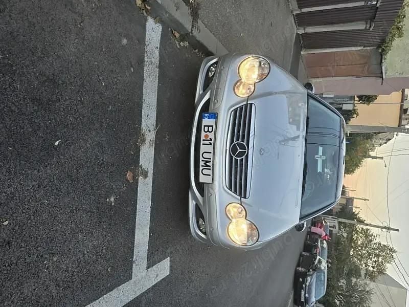 Argintiu Utilizat 2005 Mercedes C180 Sport Edition Coupe | 4.900 EUR (Scump) - Imagine 1/4