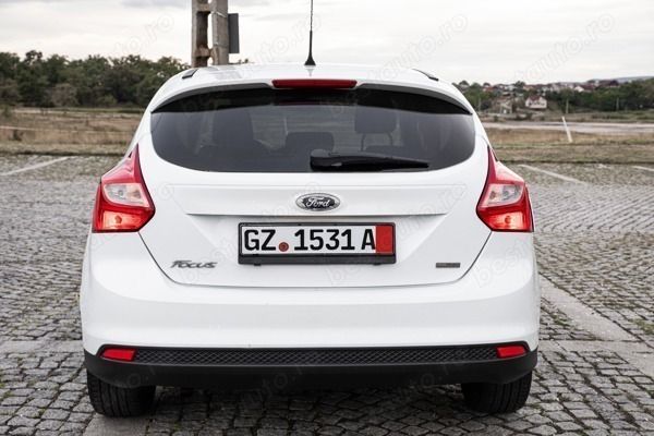 Second-hand Ford Focus 101 CP (74 kW) 2012 Alb Hatchback
