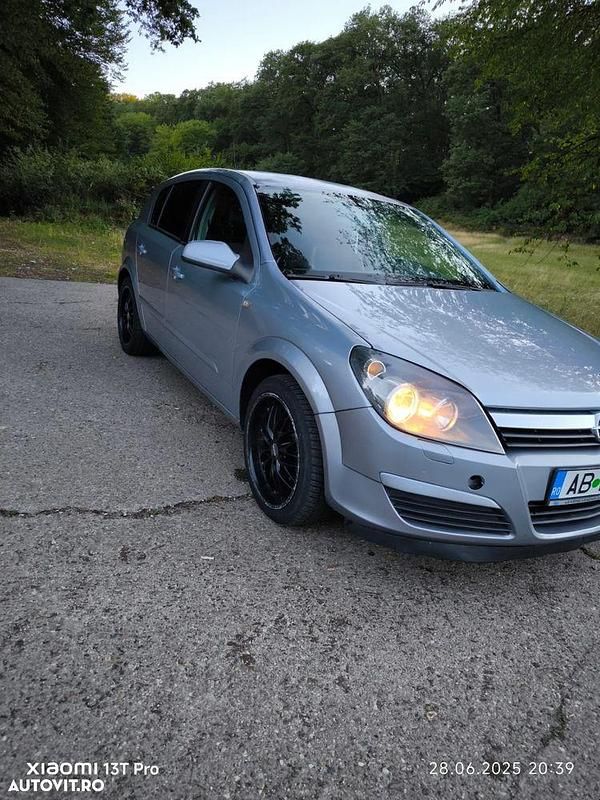 Gri Utilizat 2005 Opel Astra Enjoy Hatchback | 1.500 EUR (Preț OK) - Imagine 1/4