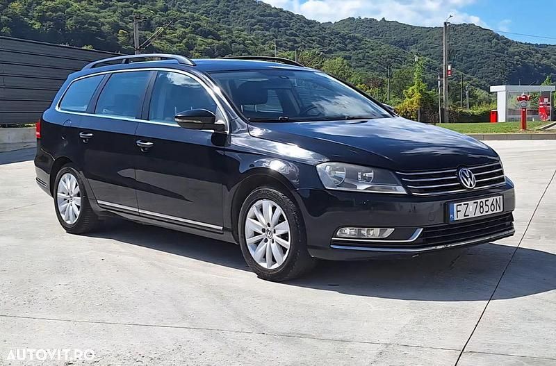 Culoarenegru Utilizat 2014 VW Passat Comfortline Break | 5.350 EUR (Super Preț) - Imagine 1/4