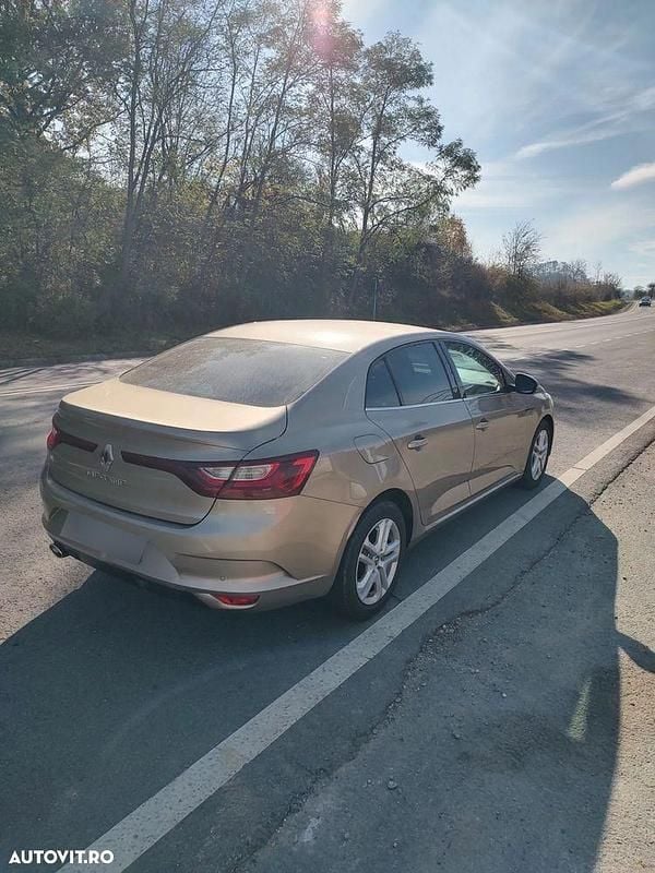 Culoaremaro Utilizat 2019 Renault Mégane IV Zen Berlinǎ | 11.500 EUR (Preț OK) - Imagine 1/4