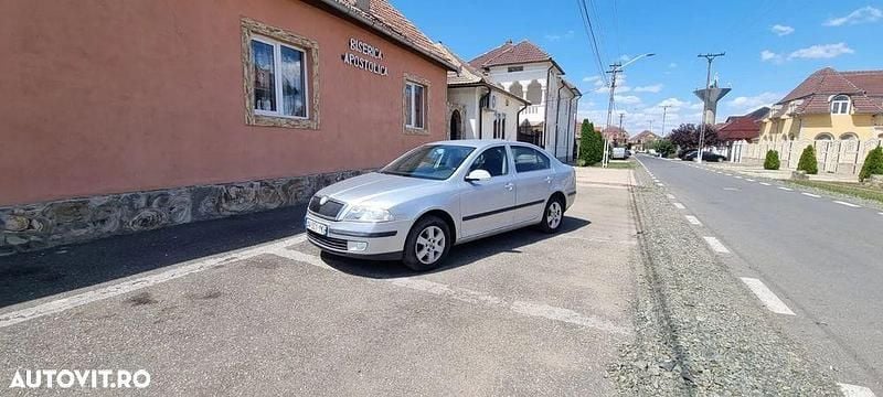Gri Utilizat 2008 Skoda Octavia Berlinǎ | 2.500 EUR (Preț bun) - Imagine 1/4