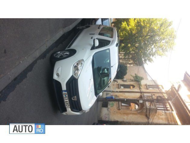 Second-hand Dacia Dokker 90 CP (66 kW) 2013 Alb Monovolum
