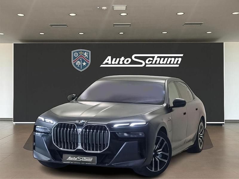 Second-hand BMW 750e Shadowline 489 CP (359 kW) 2025 Berlinǎ