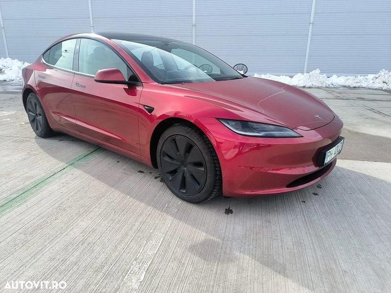 Second-hand Tesla Model 3 234 kW (319 CP) 2024 Culoarerosu Berlinǎ