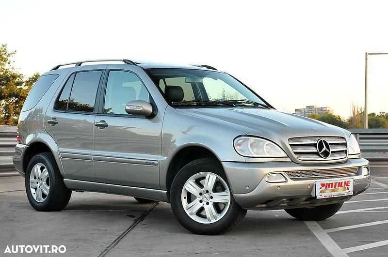 Culoaregri Utilizat 2005 Mercedes ML270 SUV | 6.850 EUR - Imagine 1/4