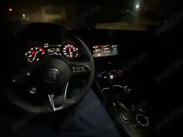 Second-hand Alfa Romeo Giulia 280 CP (205 kW) 2022 Alb Berlinǎ