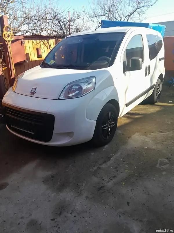 Utilizat 2011 Fiat Qubo Trekking Monovolum | 2.800 EUR - Imagine 1/4