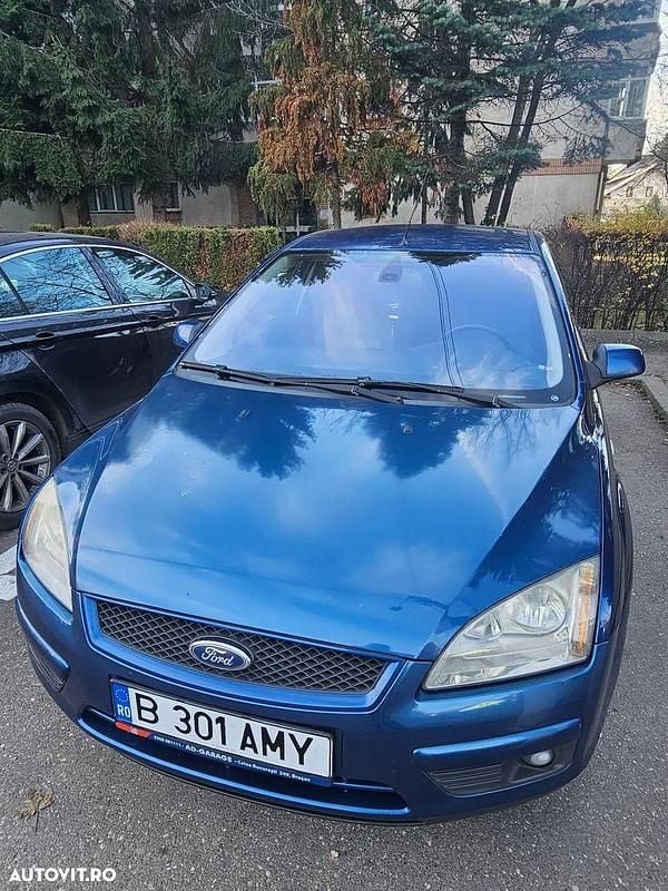 Second-hand Ford Focus Style 90 CP (66 kW) 2007 Culoarealbastru Hatchback