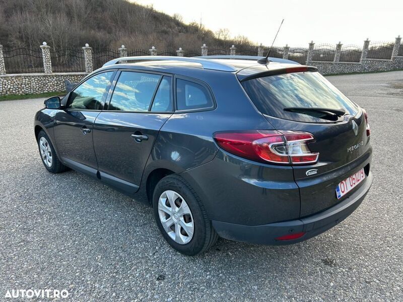 Gri Utilizat 2011 Renault Mégane GrandTour Experience Break | 6.650 EUR (Scump) - Imagine 1/4