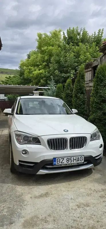 Alb Utilizat 2014 BMW X1 SUV | 10.500 EUR (Preț bun) - Imagine 1/4