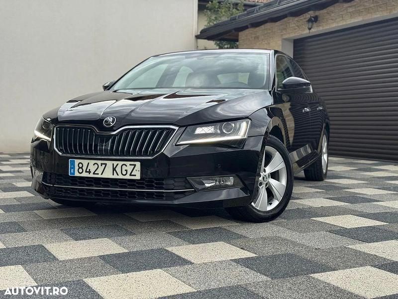 Culoarenegru Utilizat 2018 Skoda Superb Premium Edition Berlinǎ | 11.900 EUR - Imagine 1/4