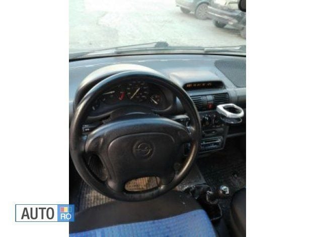 Utilizat 1996 Opel Corsa Cabrio | 650 EUR - Imagine 1/4
