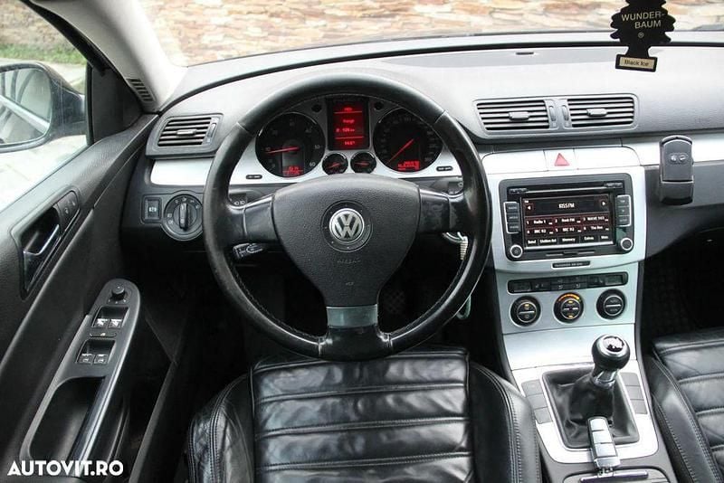 Culoarenegru Utilizat 2007 VW Passat Comfortline Break | 3.100 EUR (Preț OK) - Imagine 1/4
