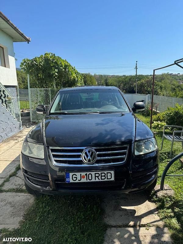 Culoarenegru Utilizat 2005 VW Touareg R SUV | 4.200 EUR (Preț bun) - Imagine 1/4