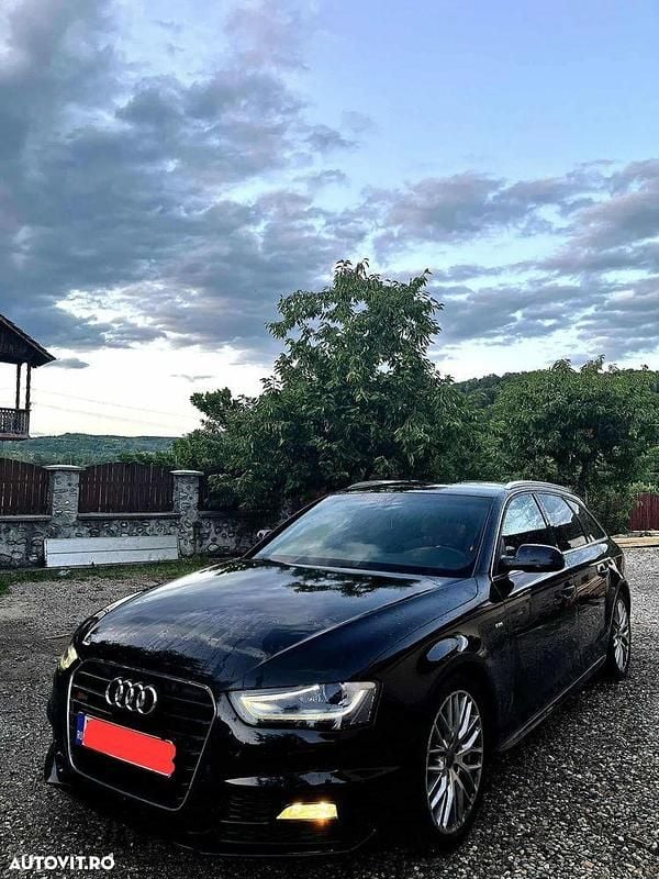Culoarenegru Utilizat 2015 Audi A4 S-Line Break | 11.000 EUR (Preț OK) - Imagine 1/4