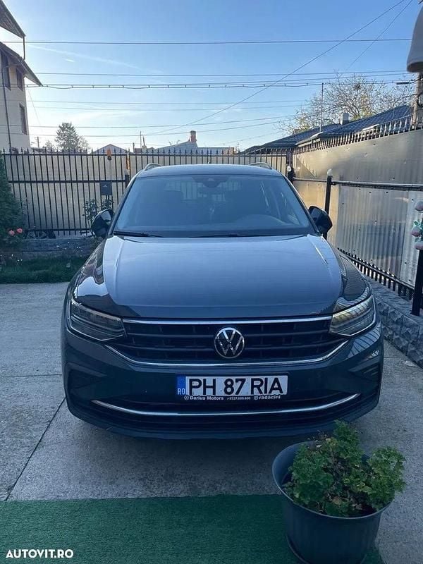 Culoaregri Utilizat 2022 VW Tiguan Life SUV | 28.400 EUR (Preț OK) - Imagine 1/4