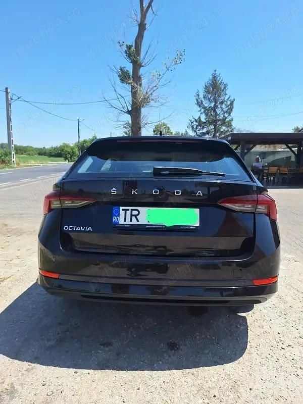 Negru Utilizat 2021 Skoda Octavia Break | 16.800 EUR (Preț OK) - Imagine 1/4