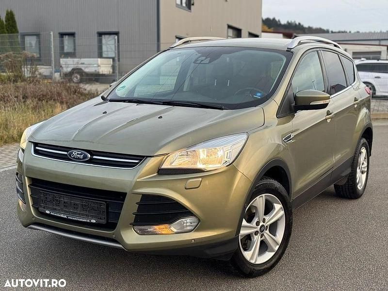 Culoaremaro Utilizat 2015 Ford Kuga Titanium SUV | 7.850 EUR (Preț bun) - Imagine 1/4