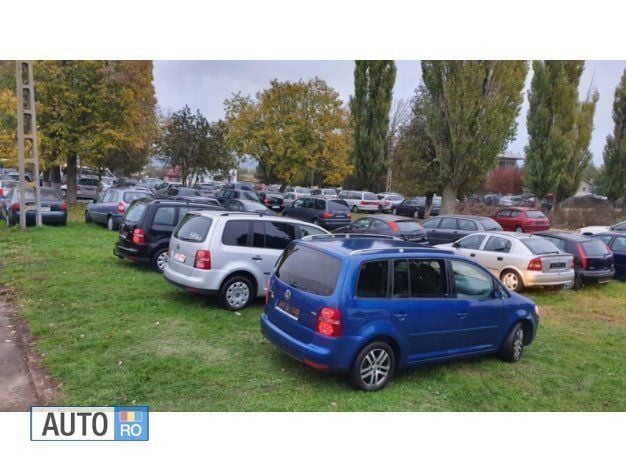 Second-hand VW Caddy 105 CP (77 kW) 2006 Albastru marin metalizat Monovolum