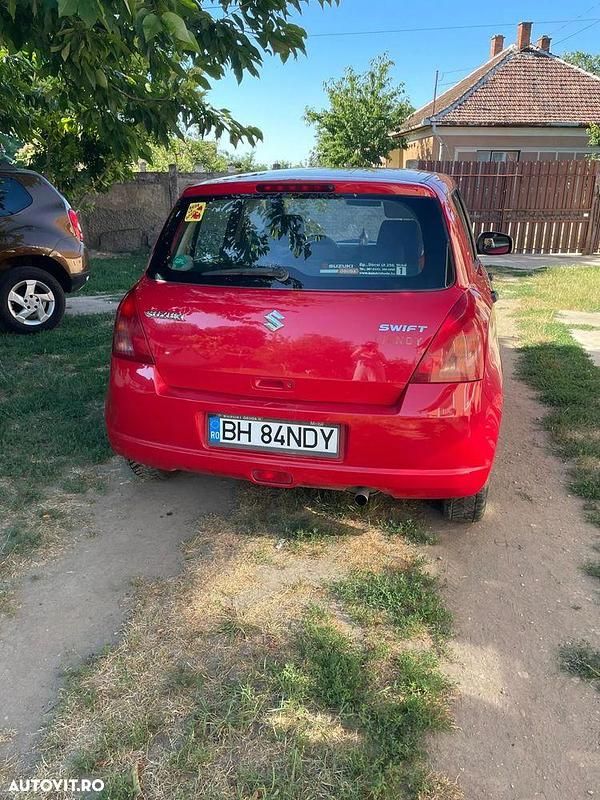 Culoarerosu Utilizat 2005 Suzuki Swift Berlinǎ | 1.650 EUR - Imagine 1/4