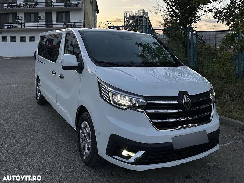 Culoarealb Utilizat 2024 Renault Trafic Zen Van | 35.350 EUR - Imagine 1/4