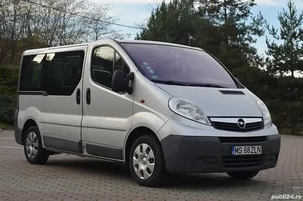 Second-hand 2012 Opel Vivaro Monovolum | 8.499 EUR (Scump) - Imagine 1/4