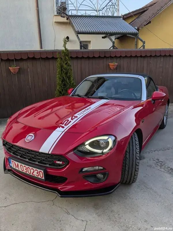 Second-hand Fiat 124 Spider Lusso 197 CP (144 kW) 2018 Rosu Cabrio