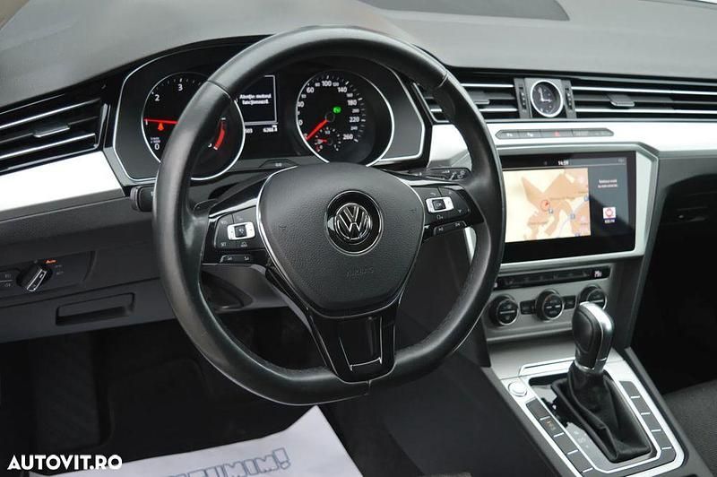Second-hand VW Passat Comfortline 150 CP (110 kW) 2017 Culoarealb Break