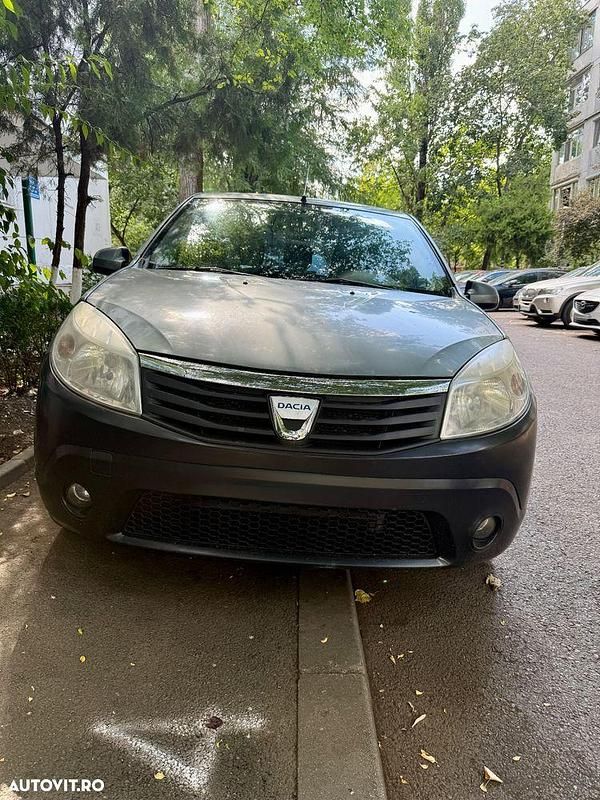 Alte culori Utilizat 2008 Dacia Sandero Lauréate Hatchback | 2.300 EUR (Super Preț) - Imagine 1/3