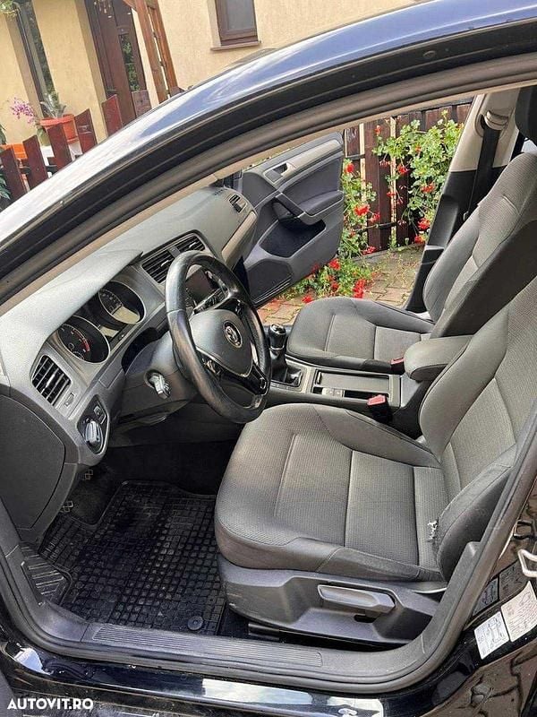 Culoarenegru Utilizat 2016 VW Golf VII | 10.000 EUR (Preț OK) - Imagine 1/4