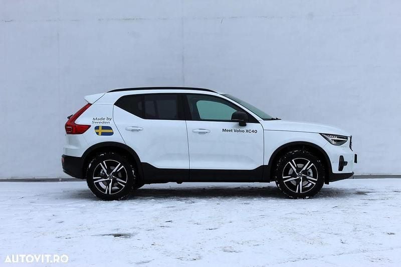 Nouă Volvo XC40 Ultimate 197 CP (144 kW) 2025 Culoarealb SUV