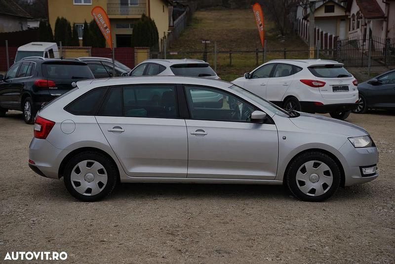 Second-hand Skoda Rapid Active 122 CP (89 kW) 2015 Culoareargint Hatchback