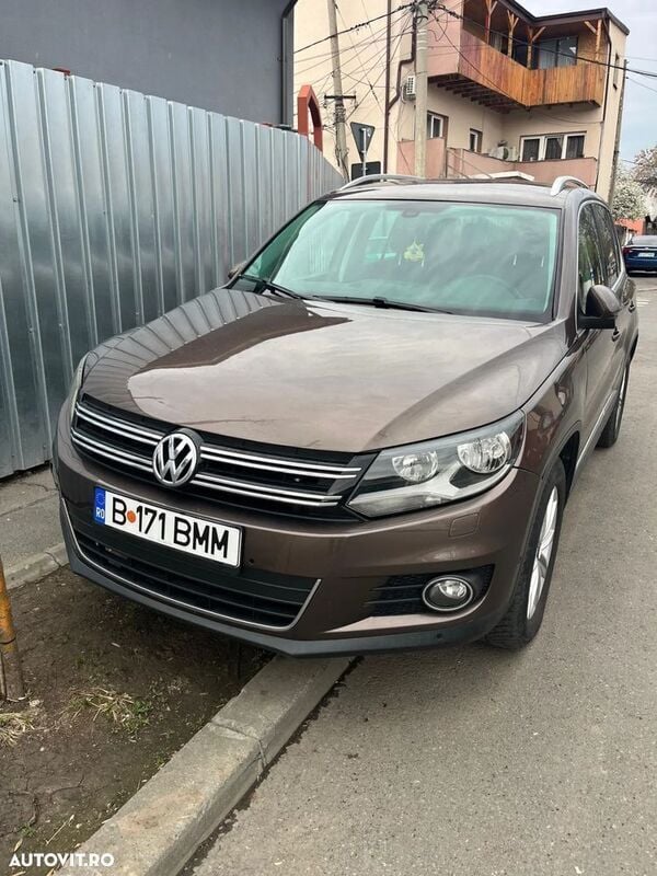 Maro Utilizat 2012 VW Tiguan Sportline SUV | 10.700 EUR (Preț OK) - Imagine 1/4