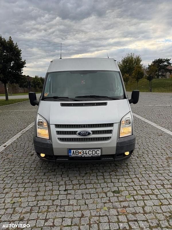 Culoaregri Utilizat 2012 Ford Transit Trend Monovolum | 6.999 EUR (Preț bun) - Imagine 1/4