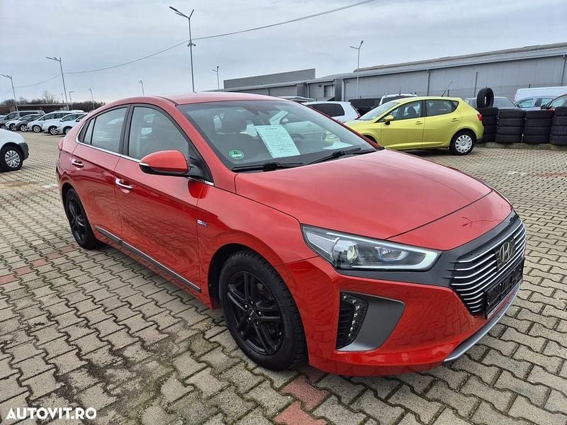 Second-hand Hyundai Ioniq 105 CP (77 kW) 2017 Culoarerosu Hatchback