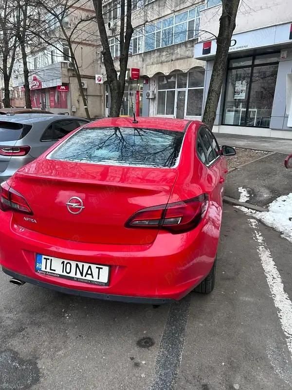 Rosu Second-hand 2019 Opel Astra Enjoy Berlinǎ | 10.800 EUR (Puțin scump) - Imagine 1/4