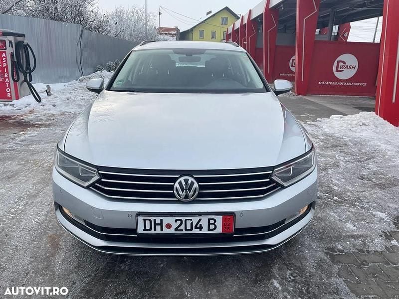 Culoareargint Utilizat 2015 VW Passat Break | 8.599 EUR (Preț bun) - Imagine 1/4