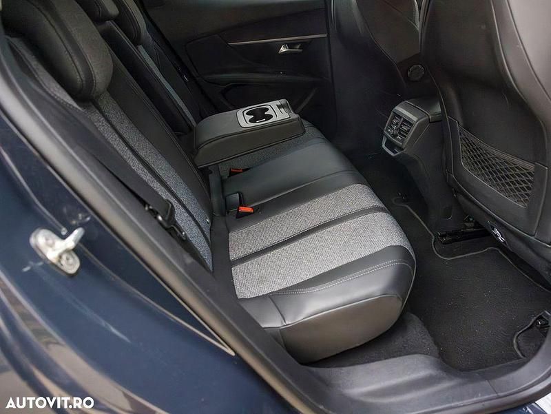 Second-hand Peugeot 3008 Active 165 CP (121 kW) 2017 Gri SUV