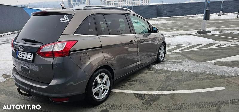 Second-hand Ford Grand C-Max Titanium 140 CP (102 kW) 2012 Culoaremaro Monovolum