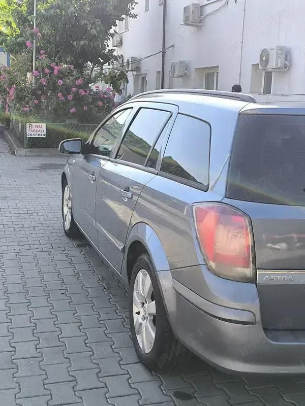 Gri Utilizat 2005 Opel Astra Break | 2.250 EUR (Puțin scump) - Imagine 1/2