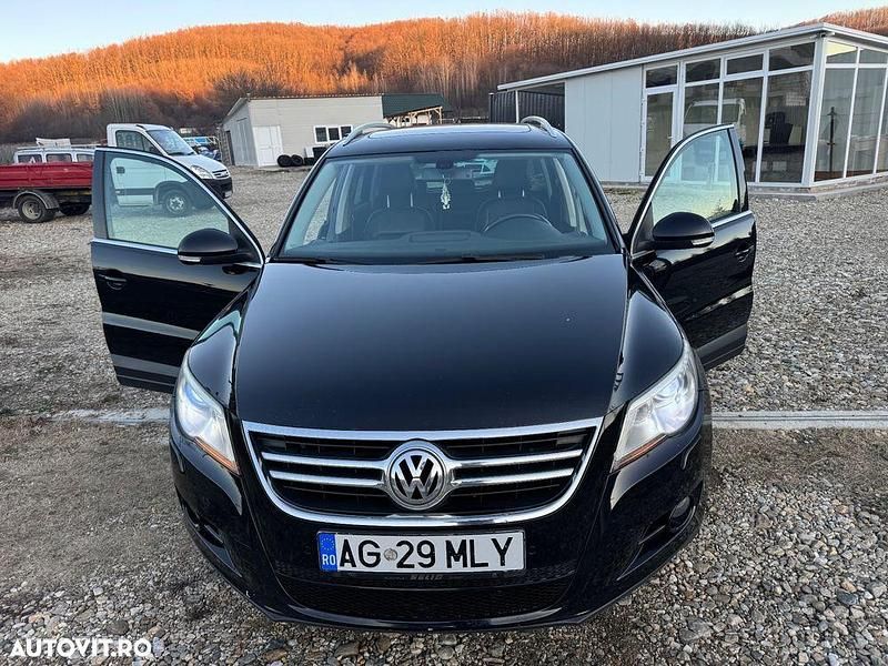 Culoarenegru Utilizat 2010 VW Tiguan Exclusive SUV | 6.500 EUR (Preț bun) - Imagine 1/4