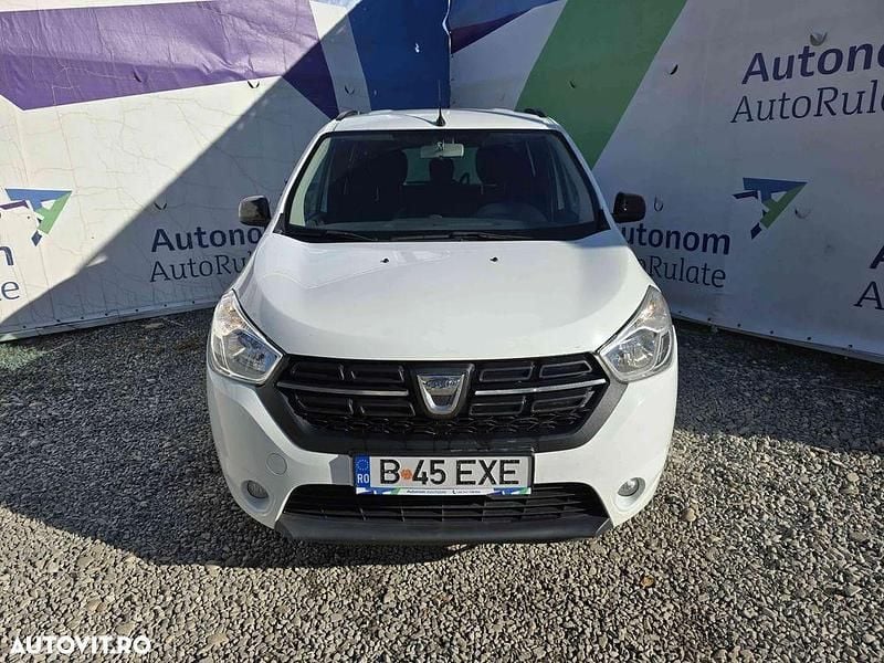 Culoarealb Utilizat 2021 Dacia Lodgy Monovolum | 11.250 EUR (Puțin scump) - Imagine 1/4