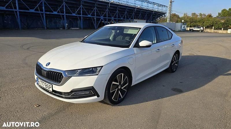 Culoarealb Utilizat 2021 Skoda Octavia Style Berlinǎ | 21.175 EUR (Preț bun) - Imagine 1/4