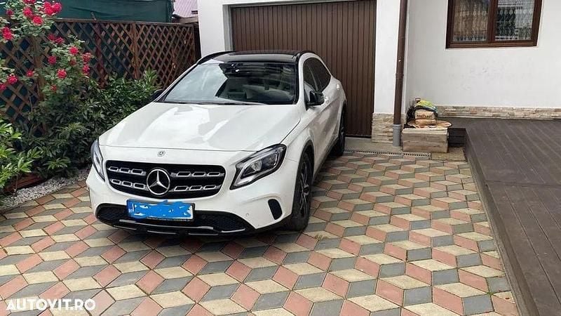 Alb Utilizat 2018 Mercedes GLA220 SUV | 22.800 EUR (Preț OK) - Imagine 1/4