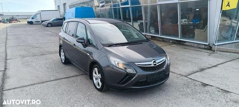 Second-hand Opel Zafira Tourer Active 130 CP (95 kW) 2013 Culoaregri Monovolum