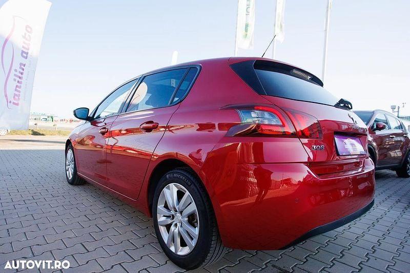 Second-hand Peugeot 308 Business-Line 130 CP (95 kW) 2018 Culoarerosu Hatchback